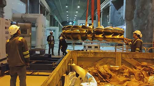 佩尔顿水轮机转子安装