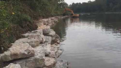 怀特河河岸加固工程