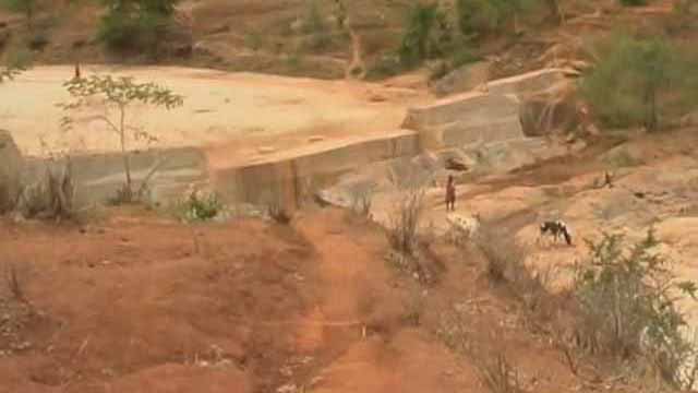 肯亚的水土保持技术——沙坝