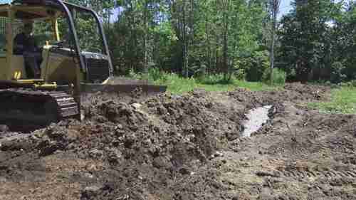 如何排出土地里多余的水分