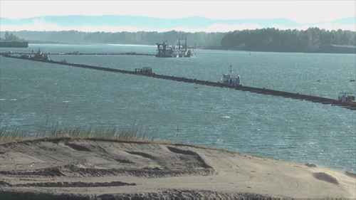 疏浚船上的工作