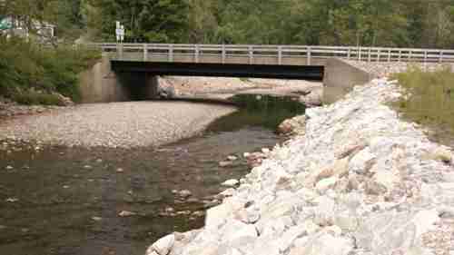 加固河岸，顺势而为