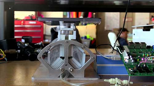 机电工程师利拉·马德龙