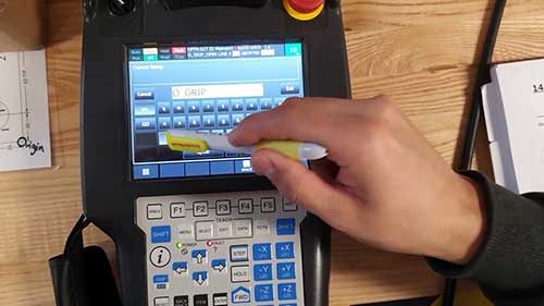 发那科机器人编程培训 04 打开和关闭夹爪