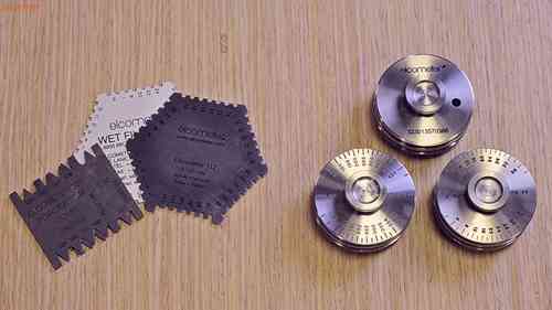 如何使用湿膜轮测量湿膜厚度