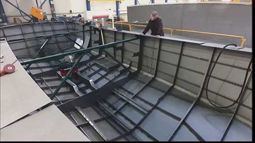 钢制游艇船体的打造