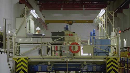 马来西亚的第一个张力腿平台