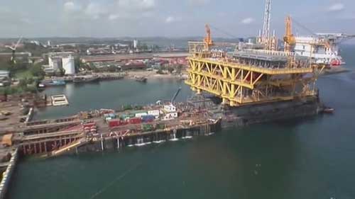 越南金狮子海上油气平台的安装