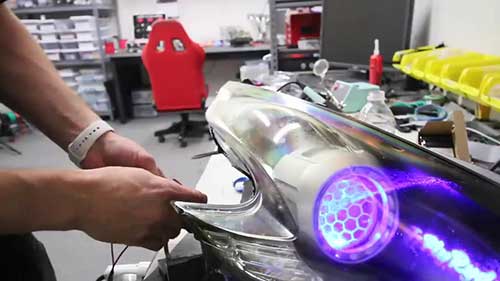 如何安装恶魔眼前照灯