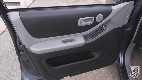 汽车门内饰板安装