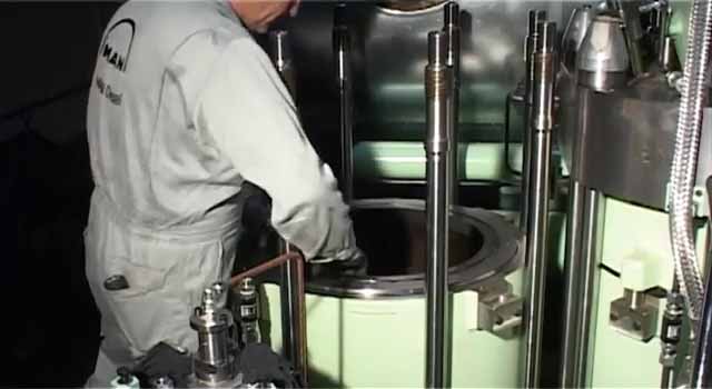 船用柴油机活塞大修