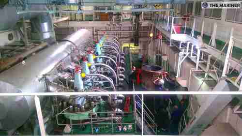 更换船舶发动机汽缸垫