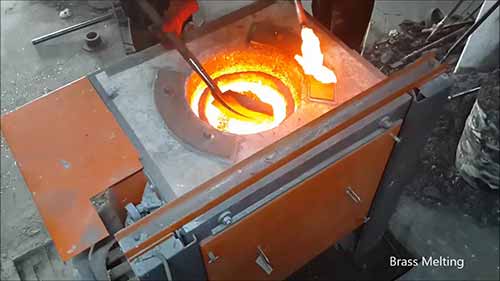 用于有色金属熔炼的坩埚炉