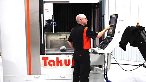 数控加工金属蜥蜴过程