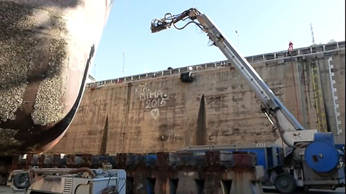 水力清砂清洁船体表面