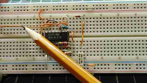 方波-正弦波函数转换器