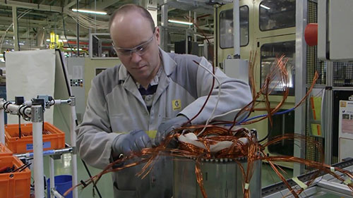 R240电机生产过程