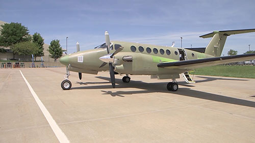 比奇B300系列发动机索具维修