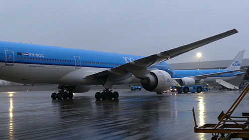 拆卸波音777 GE90发动机