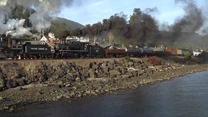 蒸汽机车双车头火车