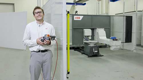 IRC5控制器：通用停止功能