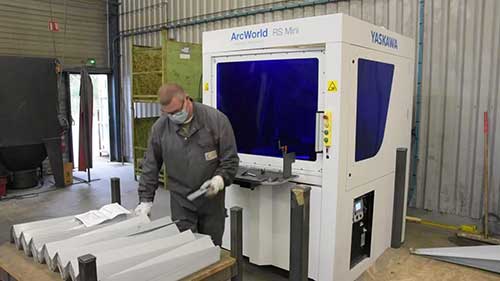 安川迷你机器人弧焊单元