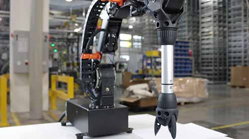 低成本工业机器人的结构