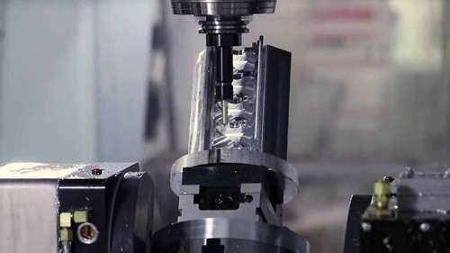 V8发动机缸体加工