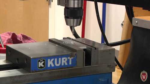 铰孔加工教学展示