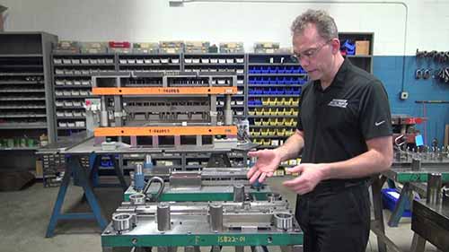 级进冲模的组成1