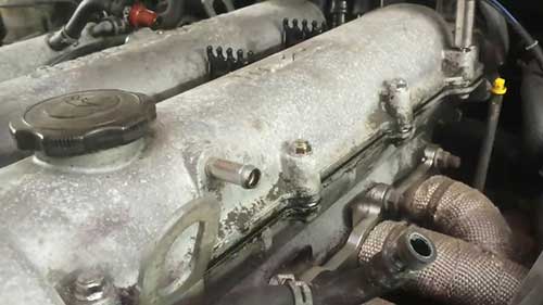 修复马自达MX-5摇臂盖