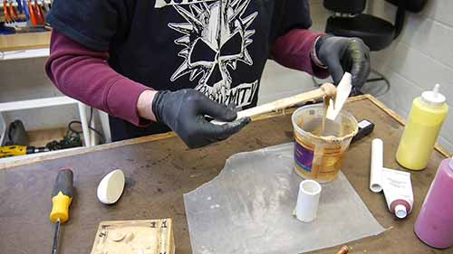 用聚酯纤维填充料制作模型-2