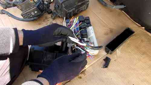 汽车电子系统为何如此复杂