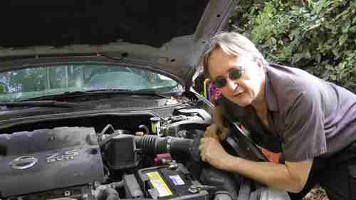 如何更换曲轴位置传感器