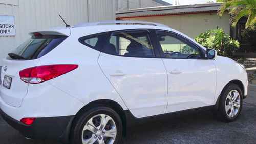 安装超薄晴雨挡