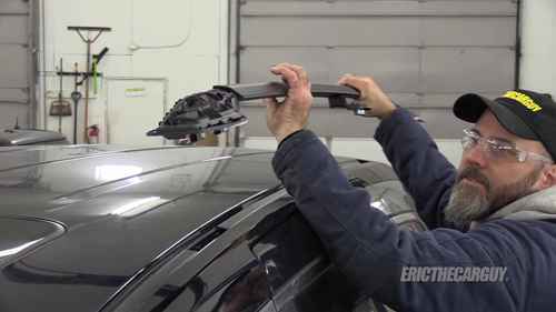 给车安装车顶箱
