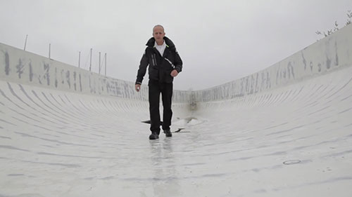 参观游艇制造工厂