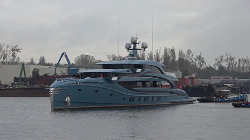 超级游艇“Phi ”号航行试验