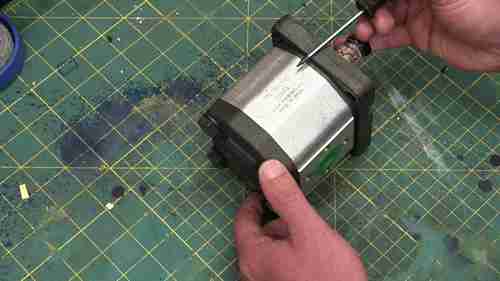 液压齿轮泵解析