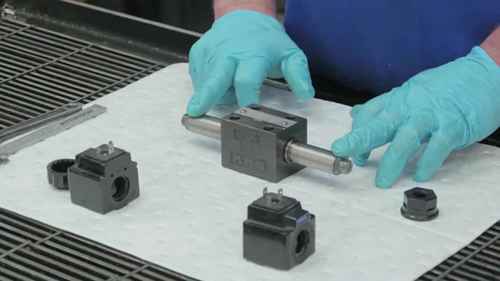 维修液压换向阀