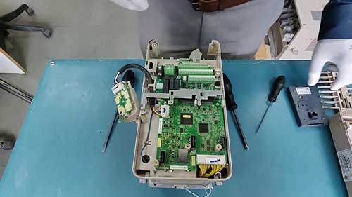 如何维修变频器