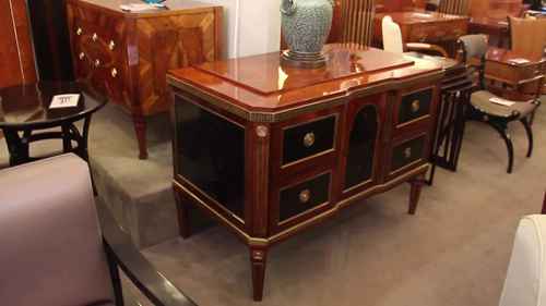 不同的古董家具风格