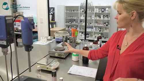 化妆品化学家实验室参观