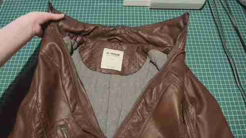 皮夹克衣领的翻新方法