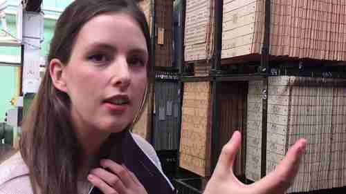 探访一家丝织公司