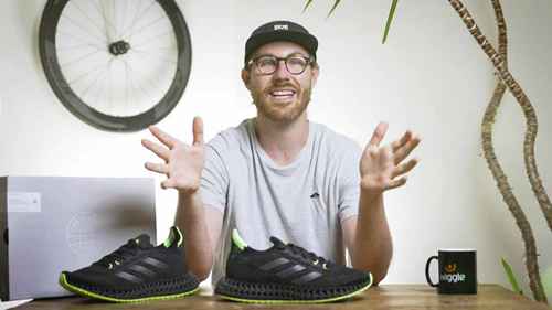 阿迪达斯4D中底科技