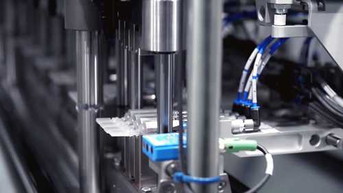 吹灌封一体化包装过程