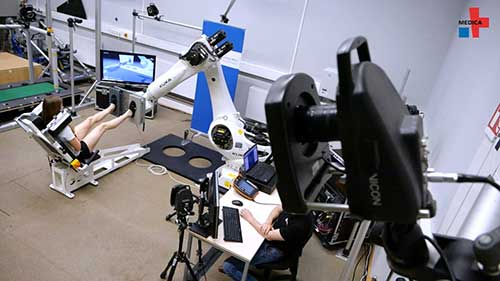 用于康复训练的库卡机器臂