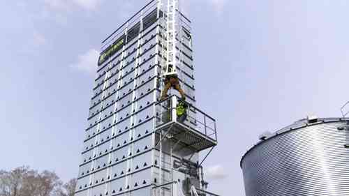 连续混流式谷物干燥机的装配