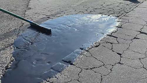 复合涂料修复路面裂痕